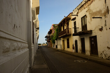 Fototapeta na wymiar narrow street in the old town