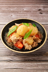 豚肉の肉じゃが