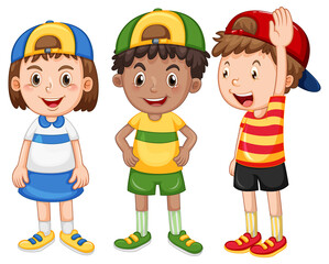 Trois enfants heureux portant un chapeau