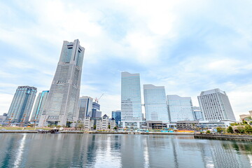 Obraz premium 汽車道から見た横浜市内 神奈川県横浜市 Yokohama city seen from the train road. Kanagawa-ken Yokohama city.
