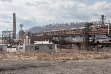 Obraz premium Vintage steel factory slowly being torn down in Wierton West Virigina