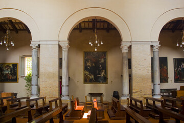 Fototapeta na wymiar Interior of Church Santa Maria Maggiore in Ravenna, Italy