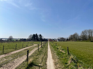 Fototapeta na wymiar Small gravel path around Bredeweg