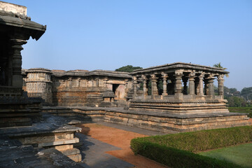 Obraz premium Ancient Hoysaleswara Hindu Temple Complex at Halebidu, developed under the rule of the Hoysala Empire between the 11th and 14th centuries, It is the largest monument in Halebidu, Karnataka, India.