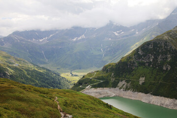 Fototapeta premium Unterer Bockhart lake in Sportgastein, Austria