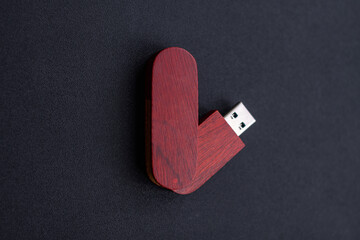 red wooden folding flash drive