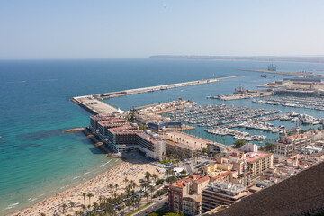 Fototapeta na wymiar coastline and marina in summer view of the city of Alicante Spain 
