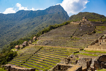 Foto del Santuario Histórico de Machu Picchu en las montañas