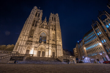 Fototapeta na wymiar St. Michael and St. Gudula in Brussels at night