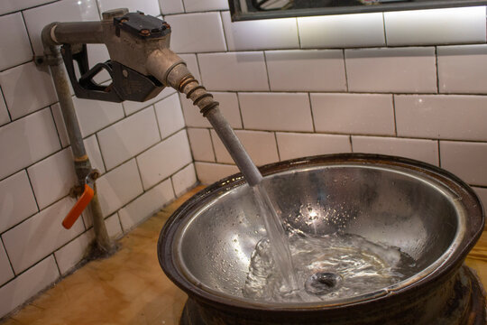 lavabo de despachador de gasolina