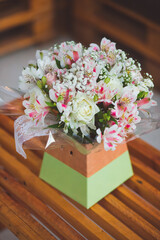 flower arrangement for wedding party