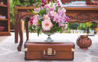 flower arrangement for wedding party