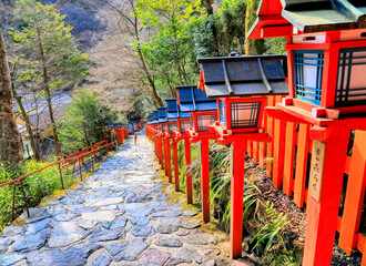 京都、貴船神社の本宮参道