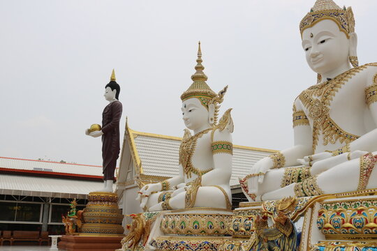 Wat Nong Phong Nok, Nakhon Pathom, Thailand
