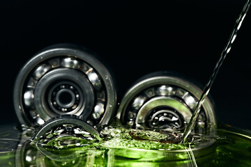 Ball bearing. Lubricating oil.