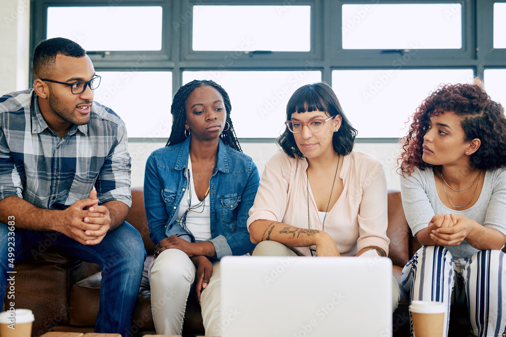 Poster positioning the startup on an online platform. shot of a group of colleagues using a laptop together