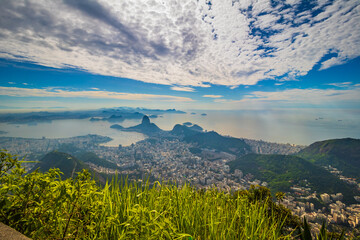 Blick auf Rio de Janeiro von der Chrisuts Statue auf dem Berg Corcovado in Brasilien