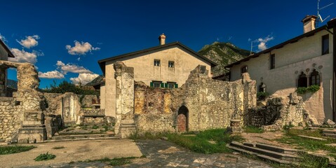 Fototapeta na wymiar Medieval architecture northern Italy
