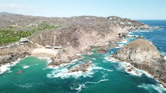 hidden beach in Oaxaca called Playa del amor in Zipolite nude beach
