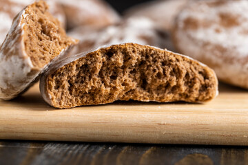 large number of gingerbread on the table