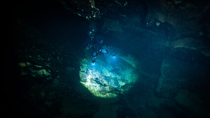 Cave diving - plongée sout