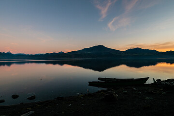 Naklejka na ściany i meble Sunset in Maihue lake, Chile