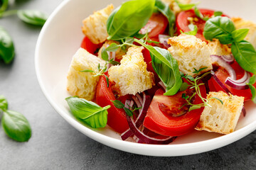 Tuscan Panzanella salad with tomatoes, basil and bread
