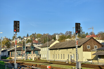 Linz, Mühlkreisbahn, Urfahr, Bahnhof, Bahnsteig, Gleis, Schienen, Endbahnhof, Kopfbahnhof, Signal, Weiche, Zug, Personenzug, Triebwagen, Morgenstimmung, Scheinwerfer, Abstellgleis, Betriebsgebäude, No