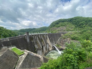 ダム
