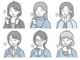 喜ぶ中年女性の斜め向き上半身セット