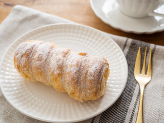 クリームロールパイ
