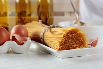 Spaghetti with ingredients.