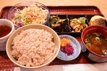 日本料理 旅館 朝食 セット