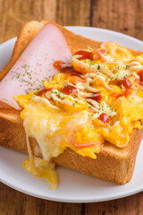 ハムエッグトースト