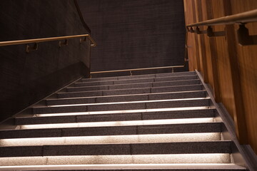 メタリック シルバー コンクリート 階段
