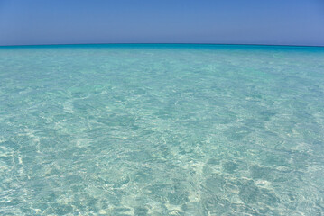 Fototapeta na wymiar Beautiful Sunny day on the coast of Cuba, Varadero, azure waters of the Atlantic ocean. Cuba.