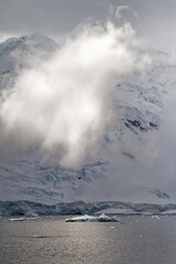 Cruising in Antarctica - Fairytale landscape