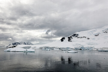 Cruising in Antarctica - Fairytale landscape