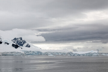 Cruising in Antarctica - Fairytale landscape