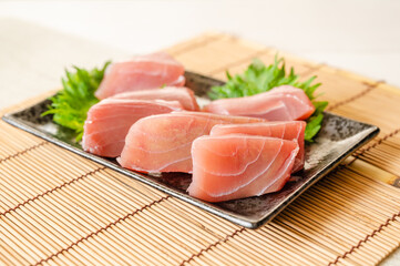 ビンチョウマグロの刺身
