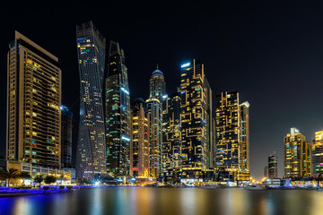 Fototapeta na wymiar Dubai Marina - at night