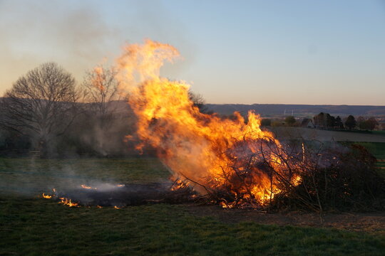 Das Osterfeuer - eine alte Tradition