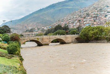 Huánuco Perú,  puente calicanto