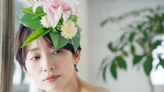 花冠をつけた女性　美容イメージ