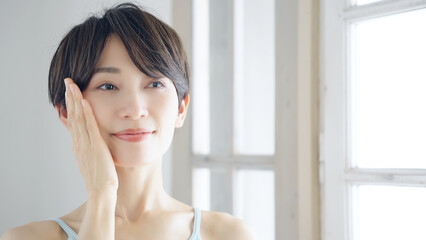 ミドル女性の美容イメージ