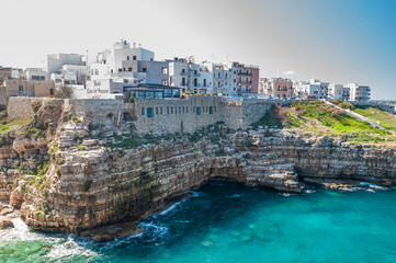 Panorama di spiaggia Lama Monachile a Polignano a Mare