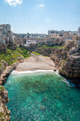Panorama di spiaggia Lama Monachile a Polignano a Mare
