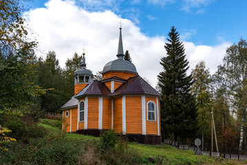 Fototapeta na wymiar Church of the Holy Apostle Peter in the village of Marcial Waters in Karelia, Russia.