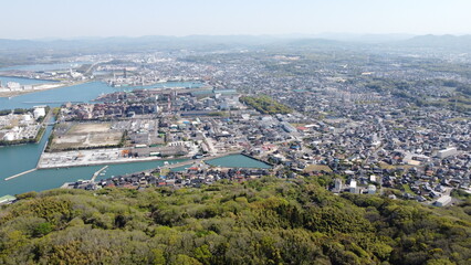竜王山山頂から見る新緑の桜と小野田市と宇部 の街並み2022　山口県観光　#小野田市 #宇部  #竜王山新緑の桜