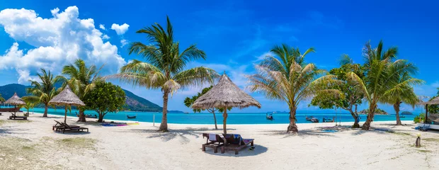 Keuken foto achterwand Bora Bora, Frans Polynesië Parasol, zonnebank op het strand